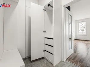 Pronájem bytu 1+kk, Praha - Dolní Počernice, Černodolská, 39 m2