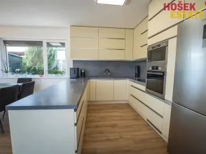 Prodej rodinného domu, Pohořelice, U Větrolamu, 160 m2