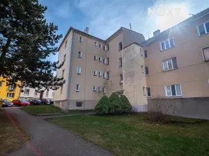 Prodej bytu 2+1, Jindřichův Hradec, Tovární, 73 m2