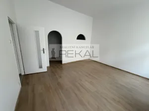 Pronájem bytu 2+kk, Praha - Smíchov, Kmochova, 45 m2