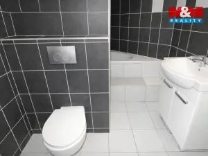 Prodej bytu 4+1, Praha - Hlubočepy, Renoirova, 80 m2