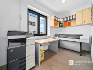 Prodej obchodního prostoru, Pardubice, K Dolíčku, 374 m2