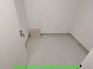 Pronájem bytu 1+kk, Praha - Žižkov, Ke kapslovně, 38 m2