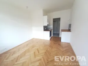 Pronájem bytu 1+kk, Praha - Holešovice, Pplk. Sochora, 26 m2