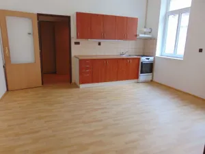 Pronájem bytu 2+kk, Praha - Smíchov, Plzeňská, 45 m2