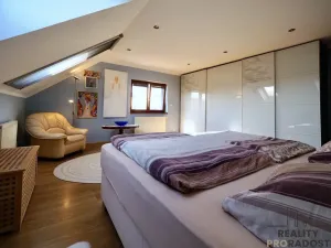 Prodej rodinného domu, Hradečno, 340 m2