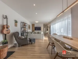Prodej rodinného domu, Zlonín, U Rybníka, 291 m2