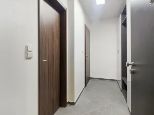 Pronájem bytu 2+kk, Praha - Dolní Měcholupy, Honzíkova, 40 m2