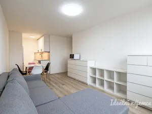 Pronájem bytu 2+kk, Praha, Zelenohorská, 43 m2