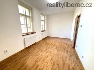 Pronájem bytu 1+1, Liberec, nám. Tržní, 28 m2
