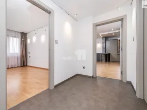 Pronájem bytu 2+kk, Praha - Vršovice, Smolenská, 78 m2
