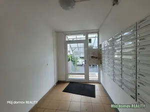 Pronájem bytu 2+kk, Praha - Černý Most, Kpt. Stránského, 44 m2