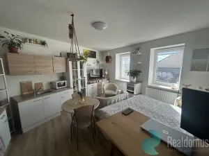 Prodej bytu 1+kk, Ševětín, náměstí Šimona Lomnického, 33 m2