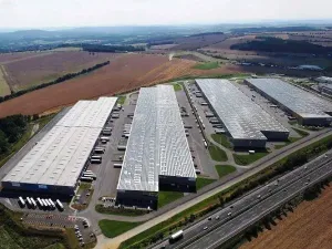 Pronájem skladu, Strančice, 23569 m2