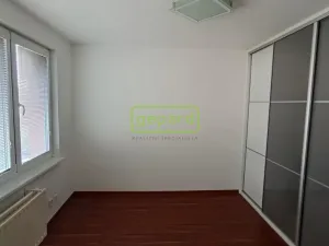 Prodej bytu 3+1, Český Krumlov, Sídliště Plešivec, 69 m2