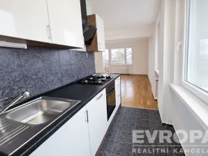 Pronájem bytu 3+1, Praha - Modřany, Hájenská, 76 m2
