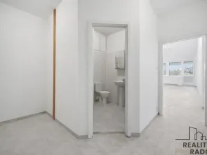 Pronájem bytu 1+kk, Pardubice - Zelené Předměstí, nábřeží Závodu míru, 50 m2