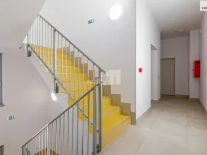 Pronájem bytu 2+kk, Praha - Libeň, V Holešovičkách, 56 m2