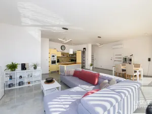 Pronájem bytu 3+kk, Horoušany - Horoušánky, Hlavní, 129 m2