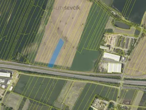 Prodej komerčního pozemku, Hůry, 7981 m2