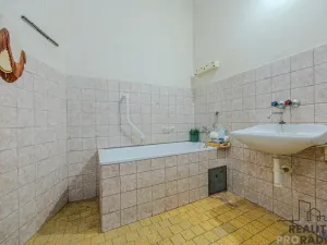 Prodej bytu 2+1, Opava - Předměstí, Komenského, 77 m2