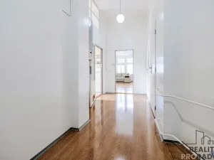 Prodej bytu 2+1, Opava - Předměstí, Komenského, 81 m2