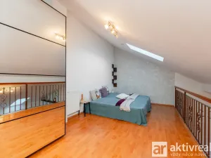 Prodej bytu 2+kk, Šestajovice, Komenského, 63 m2