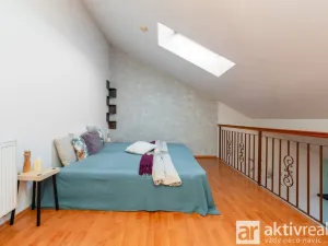 Prodej bytu 2+kk, Šestajovice, Komenského, 63 m2