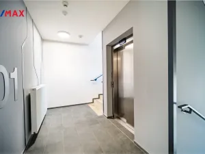 Pronájem bytu 3+kk, Praha - Vysočany, Pechmanových, 86 m2