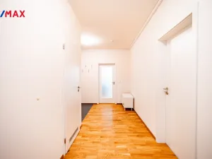 Pronájem bytu 3+kk, Praha - Vysočany, Pechmanových, 86 m2