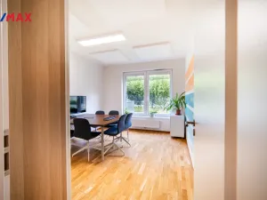 Pronájem kanceláře, Praha - Vysočany, Pechmanových, 91 m2