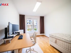 Pronájem kanceláře, Praha - Vysočany, Pechmanových, 91 m2