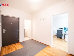 Pronájem kanceláře, Praha - Vysočany, Pechmanových, 91 m2