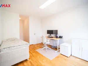 Pronájem kanceláře, Praha - Vysočany, Pechmanových, 91 m2