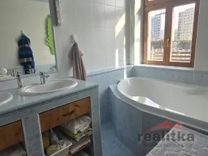 Prodej bytu 4+1, Opava - Předměstí, Pekařská, 115 m2