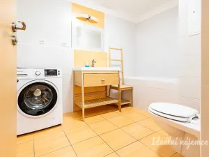 Pronájem bytu 1+kk, Praha, Hořínecká, 39 m2