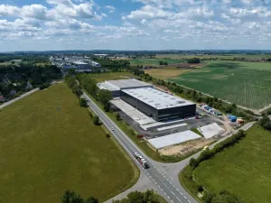 Pronájem skladu, Hradec Králové - Slezské Předměstí, Bratří Štefanů, 864 m2