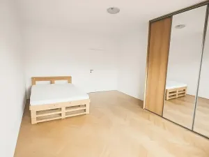 Pronájem bytu 2+kk, Brno, Strž, 70 m2