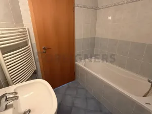 Pronájem bytu 2+kk, Praha, Komořanská, 61 m2