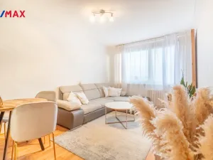 Pronájem bytu 2+kk, Praha - Petrovice, Lessnerova, 43 m2