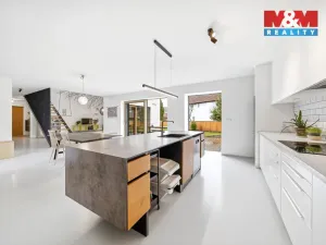 Prodej rodinného domu, Újezdec, 377 m2