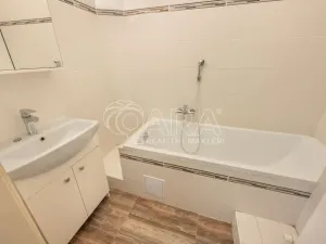 Pronájem bytu 3+1, Praha - Vinohrady, Lužická, 93 m2