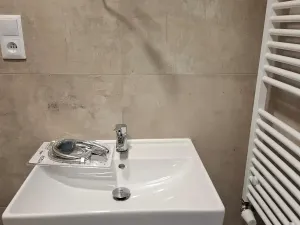 Pronájem bytu 1+kk, Praha - Hloubětín, Poděbradská, 32 m2