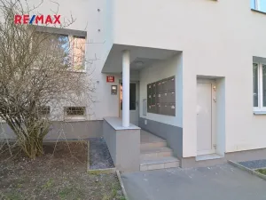 Pronájem bytu 1+kk, Praha - Zbraslav, Tunelářů, 37 m2