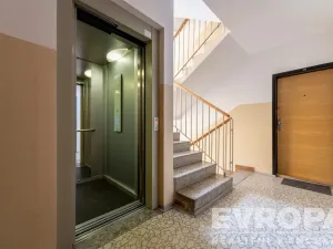 Prodej bytu 3+1, Praha - Hlubočepy, Voskovcova, 77 m2