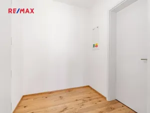 Pronájem bytu 1+kk, Praha - Nusle, Muzikova, 34 m2