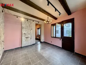 Pronájem obchodního prostoru, Karlovy Vary, Hynaisova, 42 m2