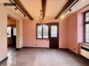 Pronájem obchodního prostoru, Karlovy Vary, Hynaisova, 42 m2