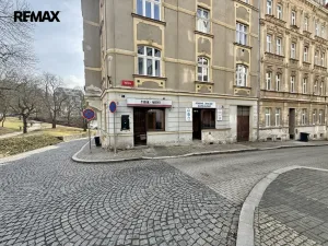 Pronájem obchodního prostoru, Karlovy Vary, Hynaisova, 42 m2
