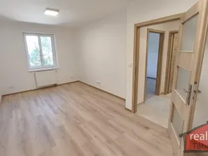 Prodej bytu 2+kk, Nupaky, Nupacká, 38 m2